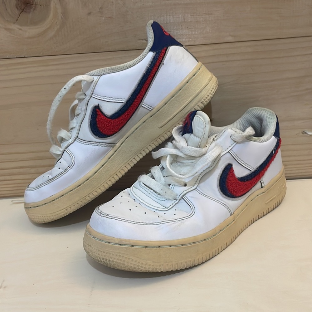 Nike Air Force 1, Chenille Swoosh